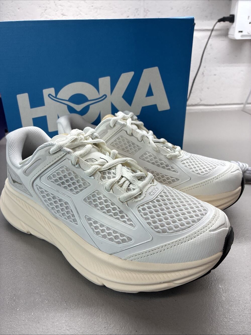 Hoka One One Clifton One9 White 1155370 / FCG Women's 7.5 Men's 6.5 New In Box